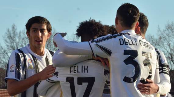 juveU23 abbraccio