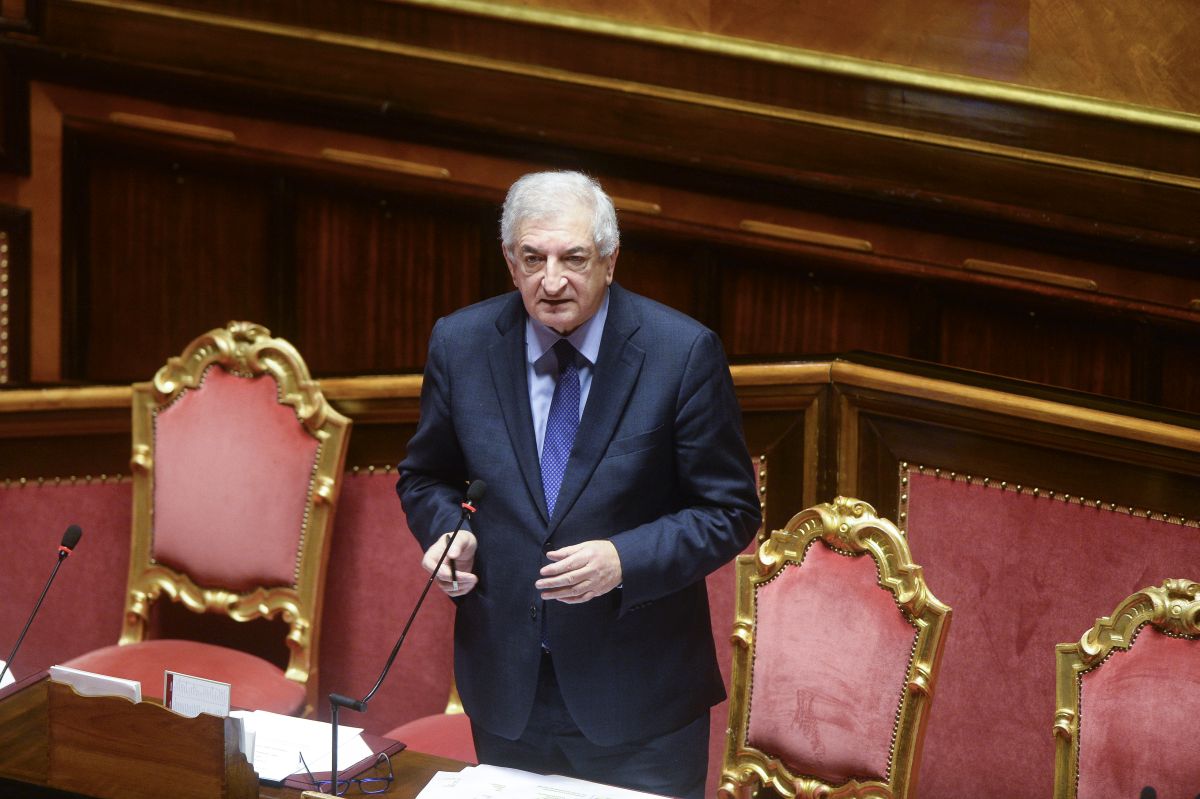 Il ministro Foti: “La transizione demografica fondamentale per il futuro della nazione”