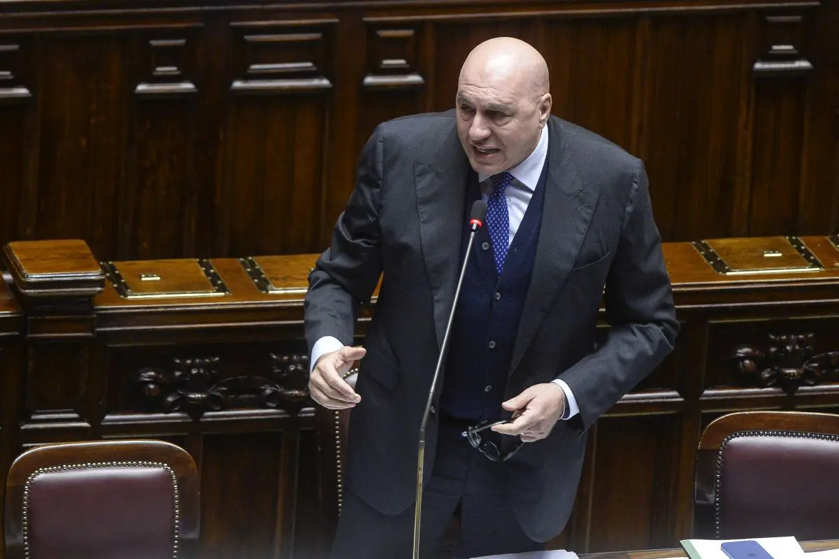 Ucraina, Crosetto: “Il piano Usa è molto duro con Kiev, ma è un inizio”