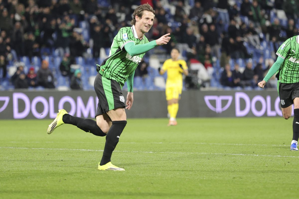 Serie A: il Sassuolo vince in rimonta, Cagliari battuto 2-1